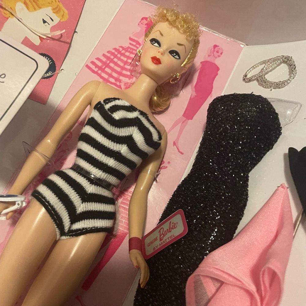 My Favorite Barbie The Original Teenage Fashion Barbie (1959 Reproduction) - Picture 4 of 7